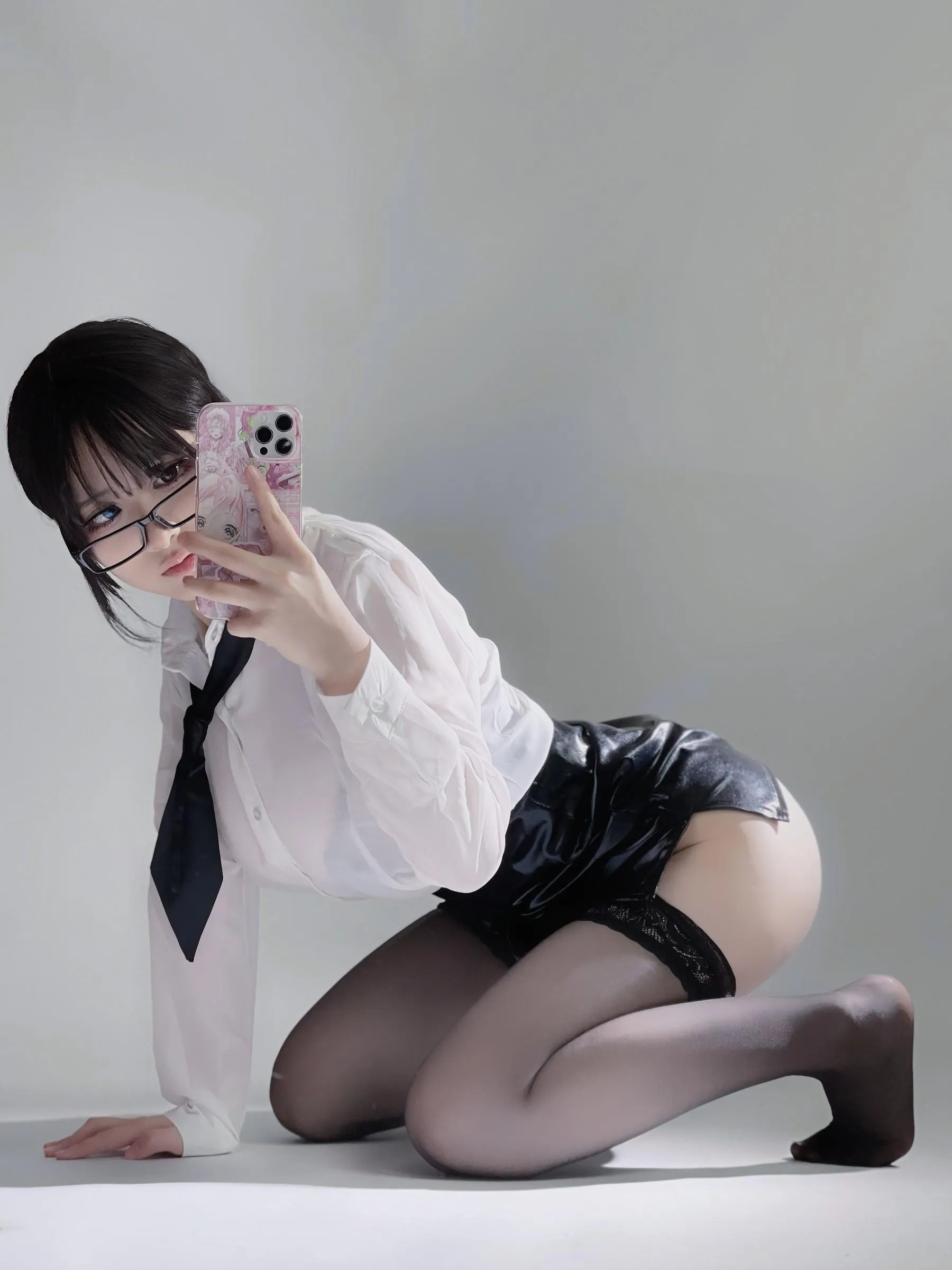 幼愛youmeko – NO.12 黑丝眼镜OL [29P]插图1
